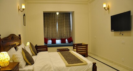 Hotel Raj Bagh Palace Jaipur Room Type - Palace Room