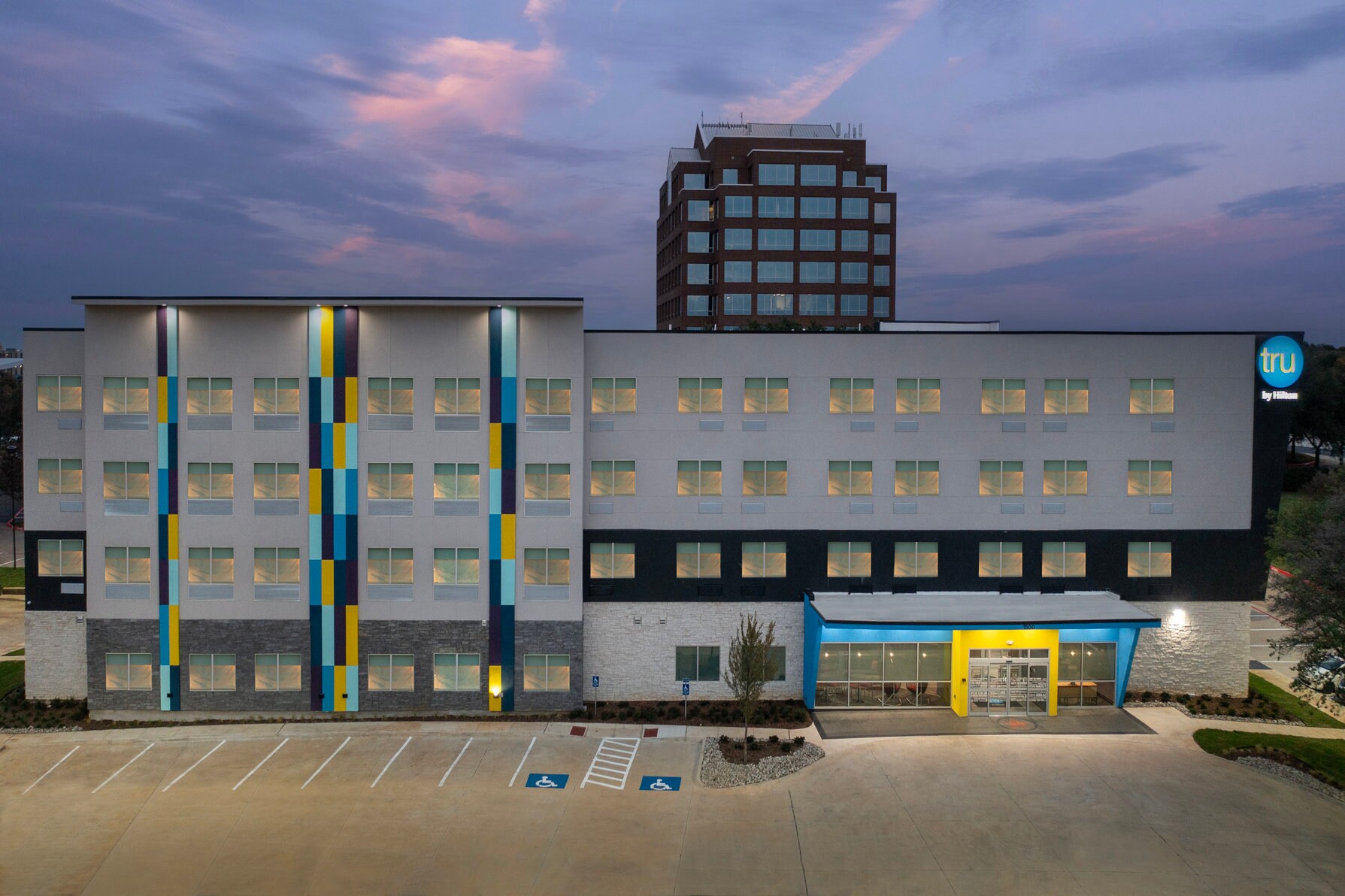 Tru by Hilton North Richland Hills DFW West - Tap to explore photos