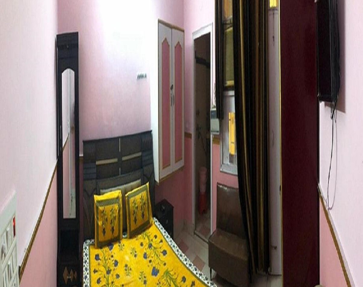 Hotel Le Gauri Palace - Tap to explore photos