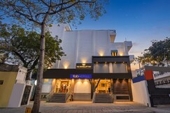 FabHotel The White Cliff Inn