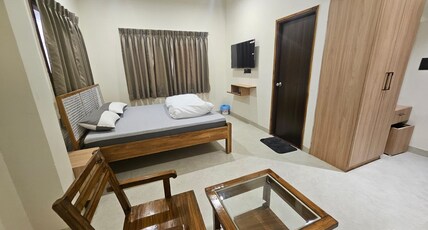 Paras Homestay | Entire Studio Apartments With Private Attached Kitchen | 8 Mins Walk To Shri Venkat Room Type - Entire Stuido Apartments | Private Attached Kitchen
