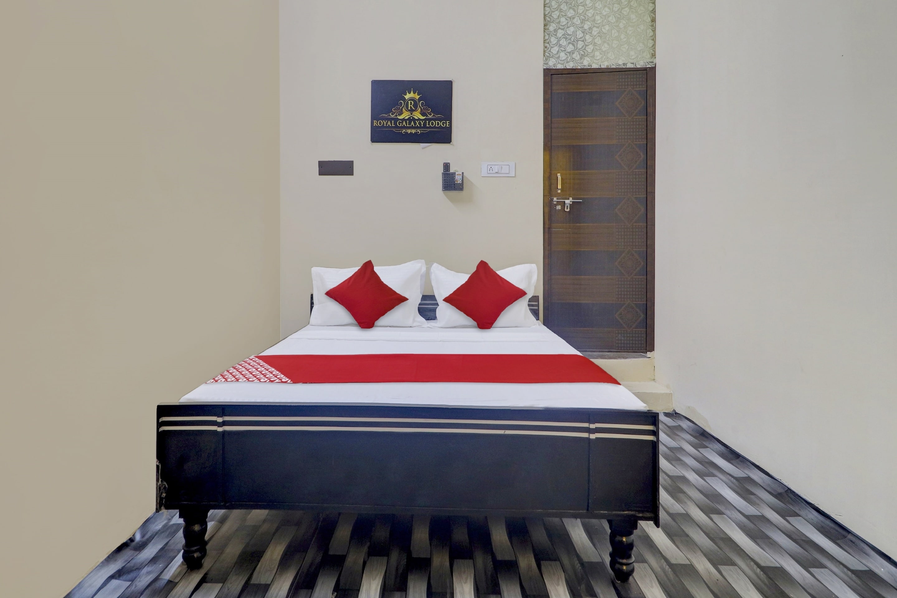 Hotel O Royal Galaxy lodge - Tap to explore photos