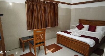 SKYRY HOTEL Gandhipuram Room Type - Deluxe Room