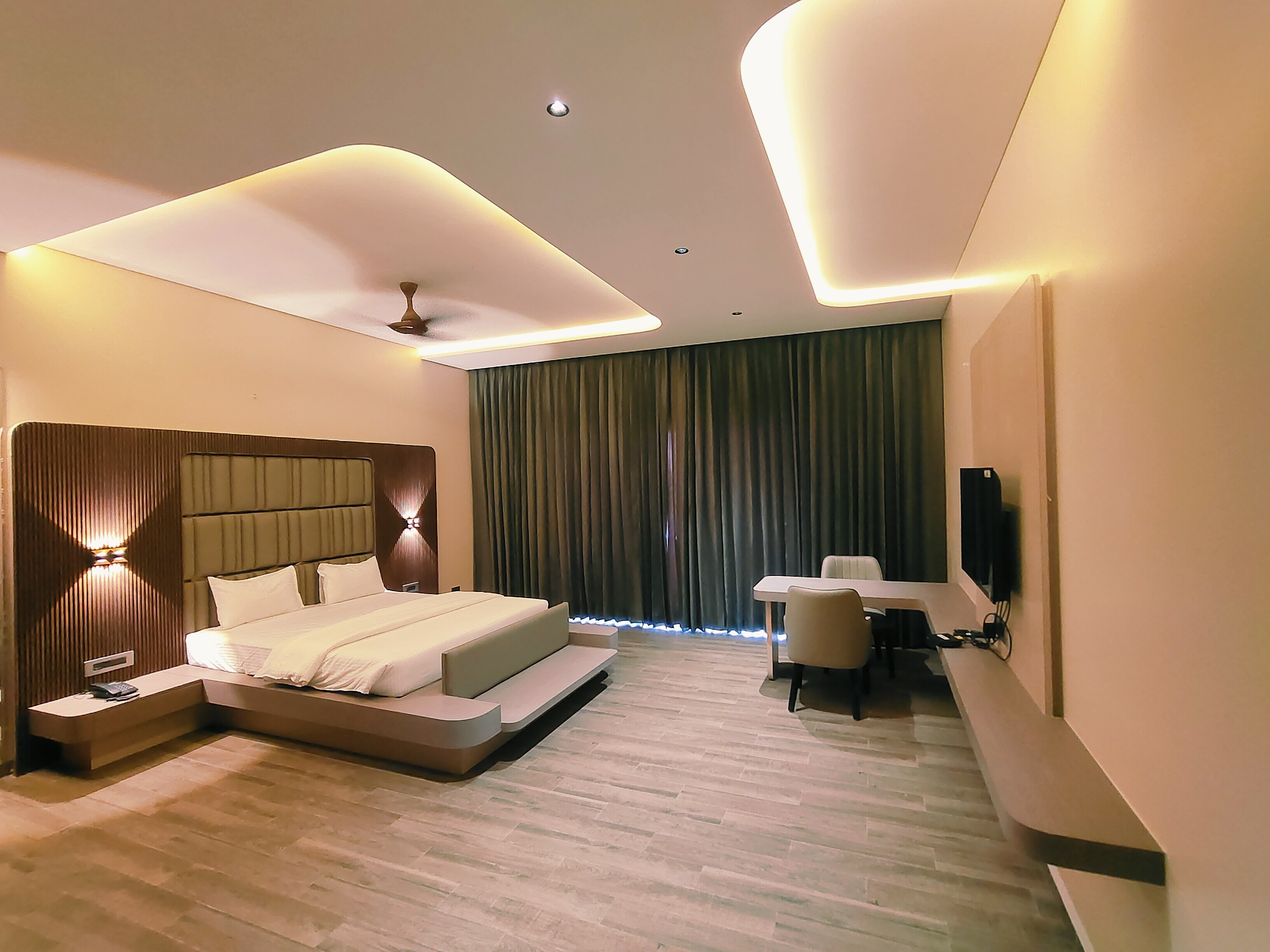 Hotel Akshay Palace - Tap to explore photos