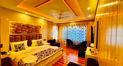 Sonamarg walk inn Room Type - River View Deluxe Room