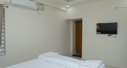 VIC HOMESTAY BY PICKURSTAY HOTELS Room Type - 2BHK Apartment