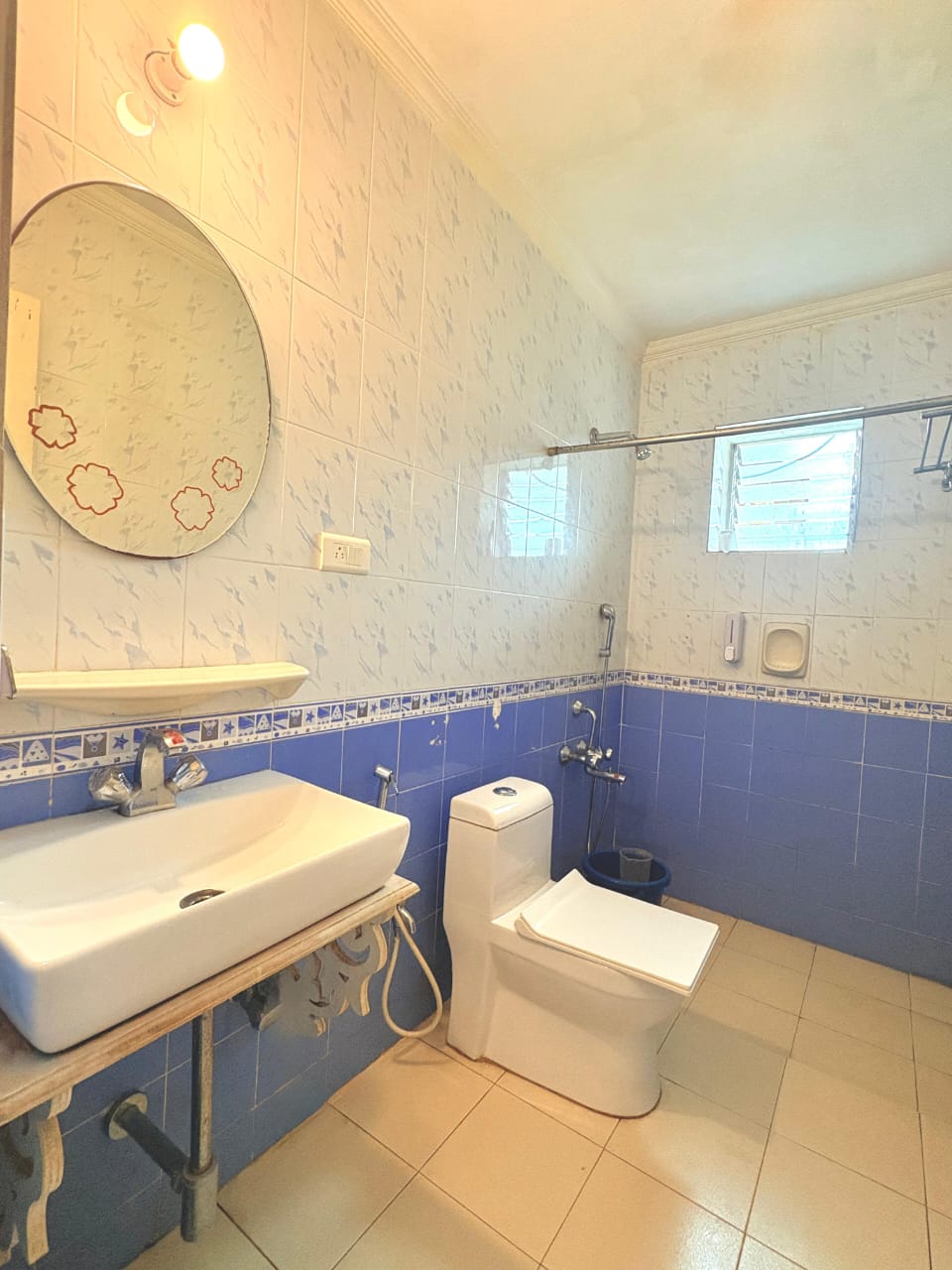2bhk apartment near candolim beach - Tap to explore photos