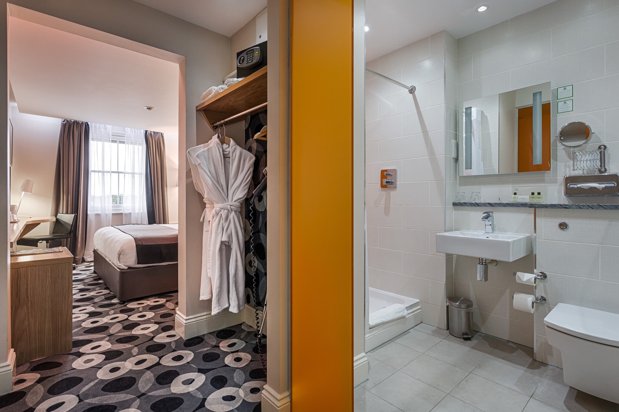 Holiday Inn SITTINGBOURNE - Tap to explore photos