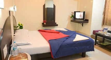 Hotel Balaji Classic Room Type - Deluxe Non A/c