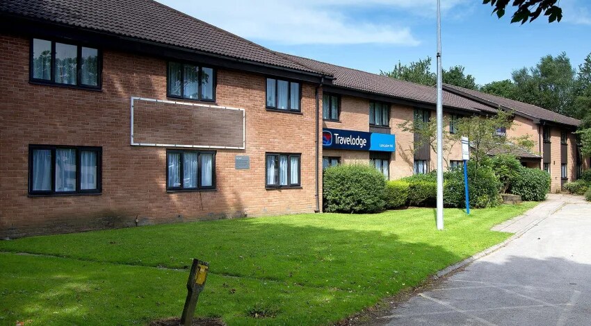 Travelodge Lancaster M6 - Tap to explore photos