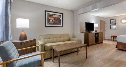 Best Western Plus King's Inn & Suites Room Type - Accessible - 1 King, Mobility Accessible, Communication Assistance, Roll In Shower, Sofabed, Larger Best Western Plus King's Inn & Suites Room Type - Accessible - 1 King, Mobility Accessible, Communication Assistance, Roll In Shower, Sofabed, Larger