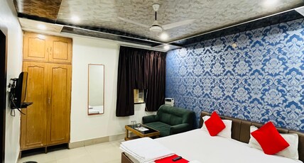 Hotel R P International Room Type - Super Deluxe Room