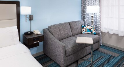 Hampton Inn San Diego Downtown Room Type - KING STUDY-NON SMOKING