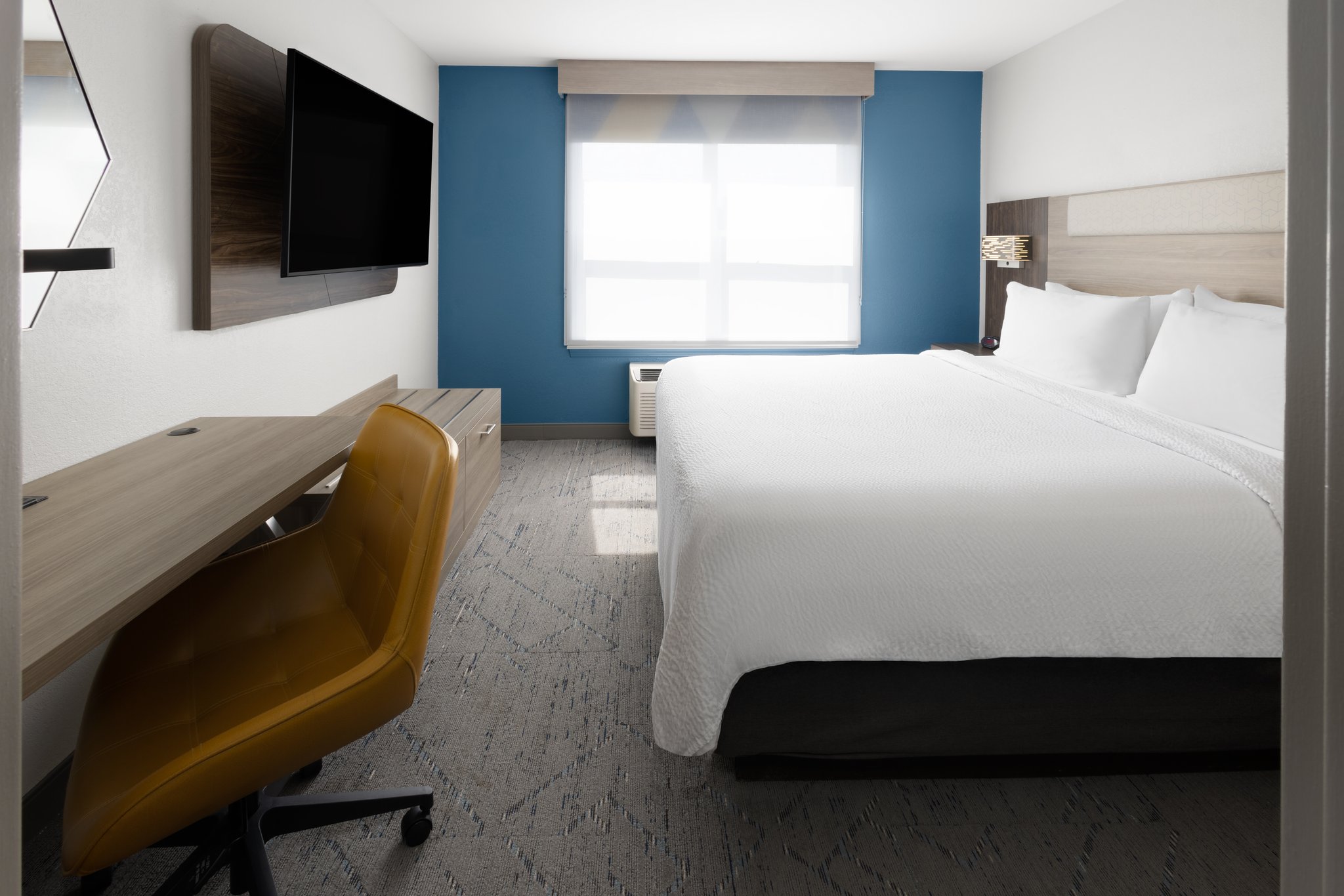 Holiday Inn Express & Suites WYOMISSING - Tap to explore photos