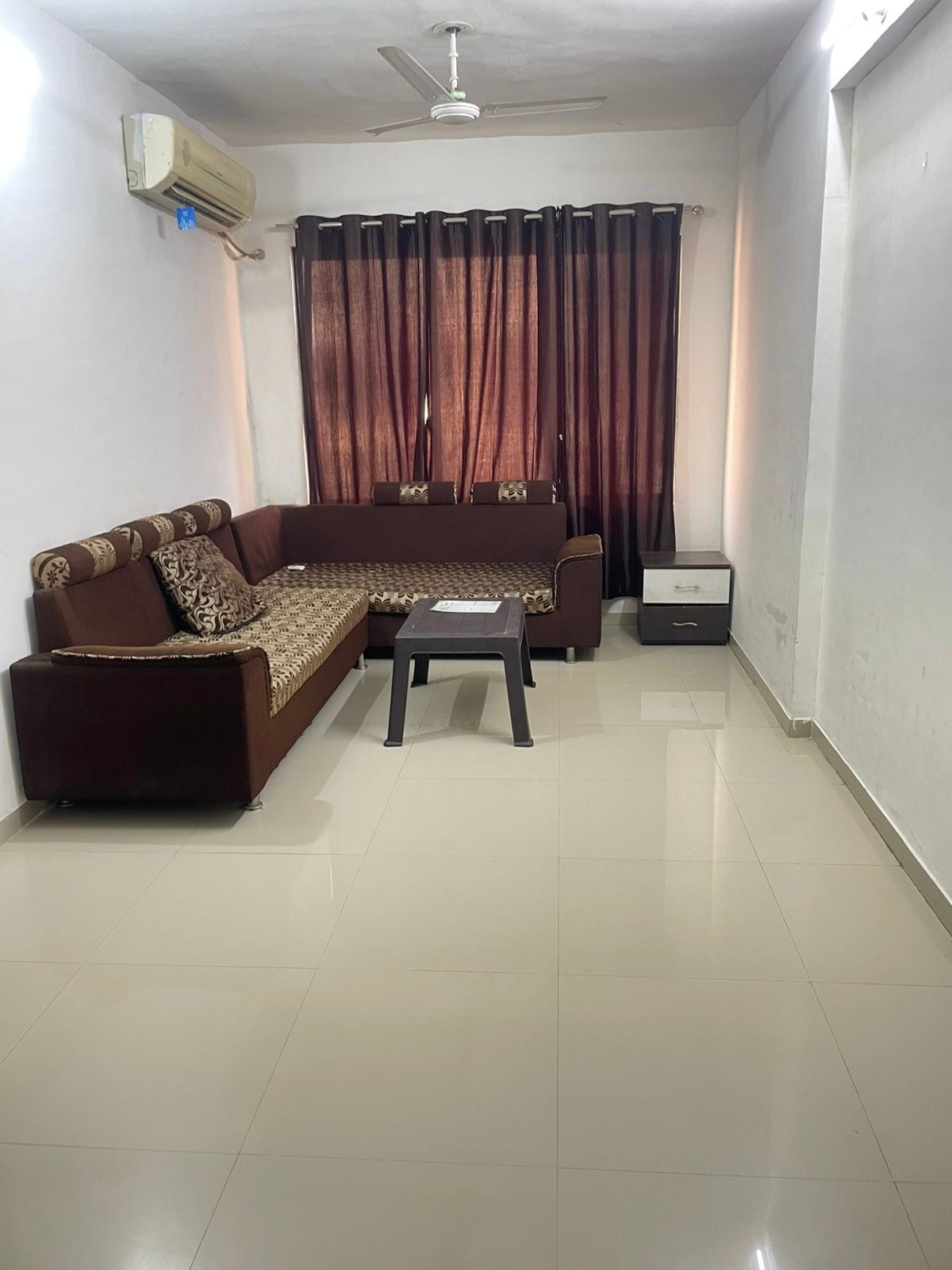 Daman Comfort Homestay - Tap to explore photos