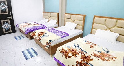 Mahamaya PG Room Type - Hall for 7 people