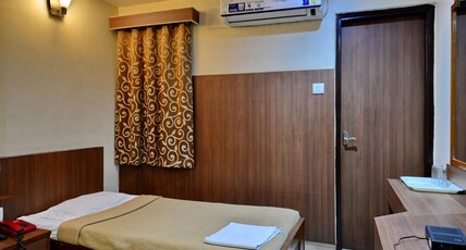 HOTEL DEODUTT Room Type - Deluxe Room