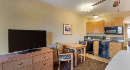 Best Western Plus Ocean View Resort Room Type - 1 King 1 Queen, Oceanfront Limited View, Ground Floor Patio, Fireplace, Kitchenette, Pet Friendly Ro Best Western Plus Ocean View Resort Room Type - 1 King 1 Queen, Oceanfront Limited View, Ground Floor Patio, Fireplace, Kitchenette, Pet Friendly Ro