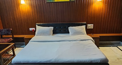 SATKAR PALACE HOTEL Room Type - Deluxe Room SATKAR PALACE HOTEL Room Type - Deluxe Room