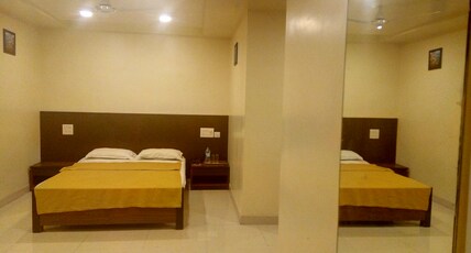 HOTEL KOHINOOR SQUARE Room Type - STANDARD ROOM NON AC