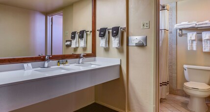 Best Western Plus King's Inn & Suites Room Type - 1 King Bed, Non-Smoking, Larger Room, Sofabed, Work Desk, Sitting Area, Microwave And Refrigerator, Best Western Plus King's Inn & Suites Room Type - 1 King Bed, Non-Smoking, Larger Room, Sofabed, Work Desk, Sitting Area, Microwave And Refrigerator,
