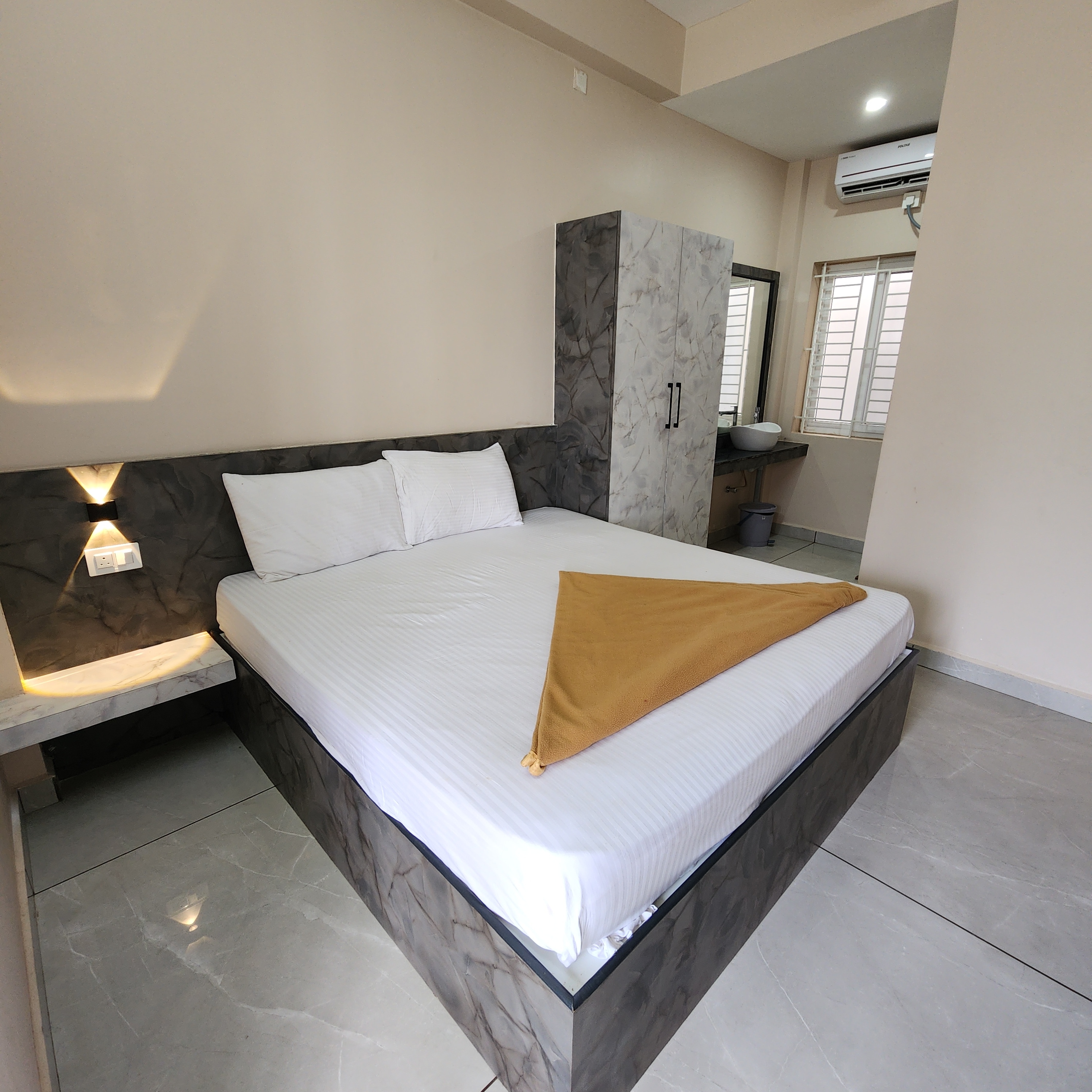Ruby Residency Just 150 Metres from Palani Murugan Temple - Tap to explore photos