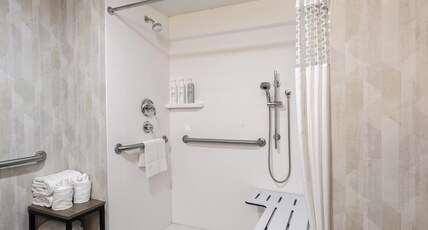 Hampton Inn & Suites Williamsburg Historic District Room Type - 1 KN ACC RI SHWR STUDIO NS