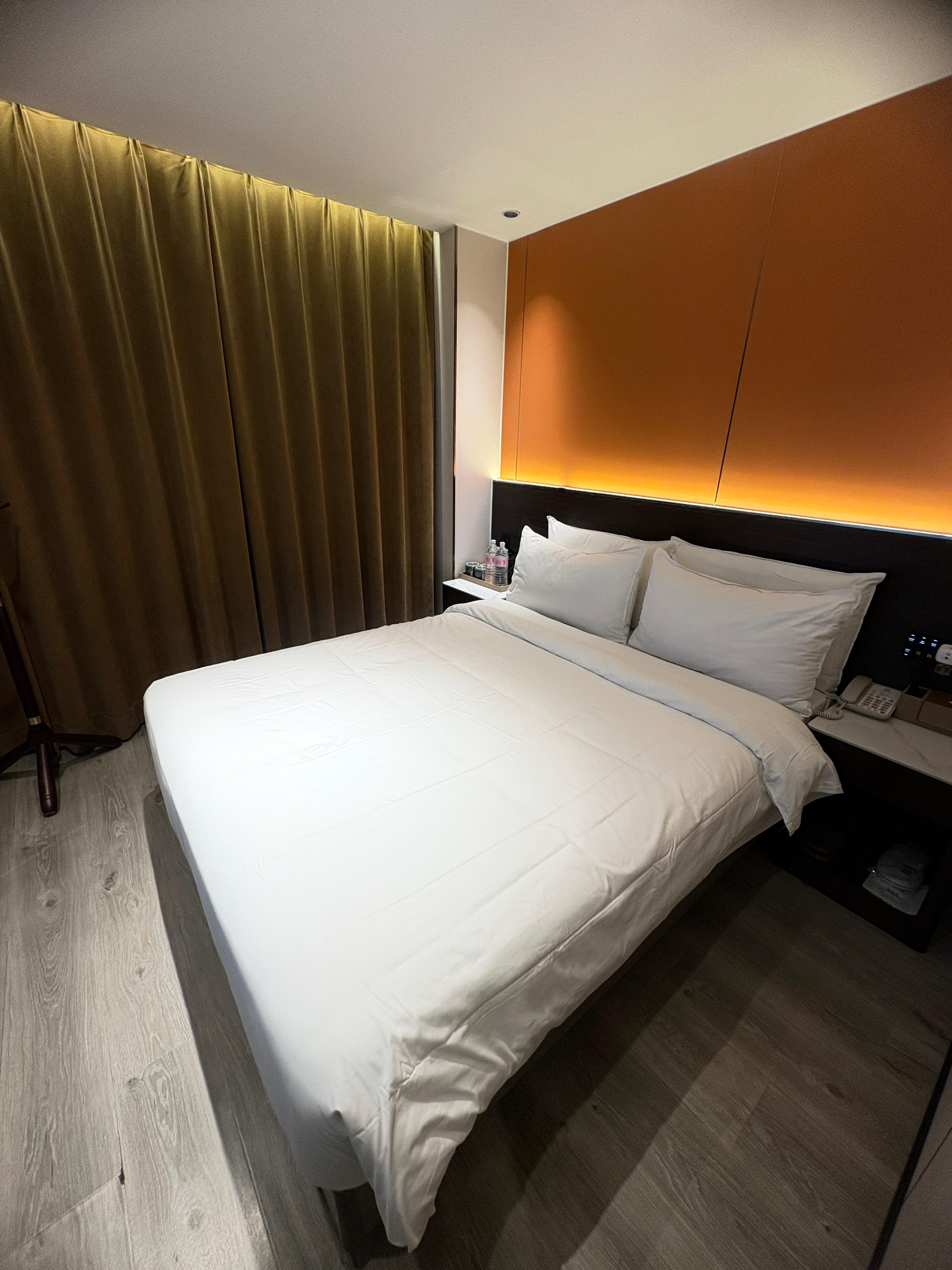 Jiuding Joy Hotel - Tap to explore photos
