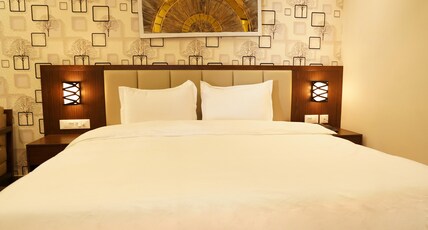 Hotel D Dev Room Type - Standard Deluxe Hotel D Dev Room Type - Standard Deluxe