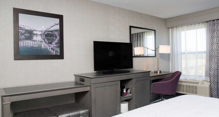 HAMPTON INN MIDLAND MI Room Type - KING ACCESSIBLE W TUB
