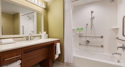 Home2Suites by Hilton Oklahoma City South Room Type - 2QN ACC TUB STUDIO NONSMOK
