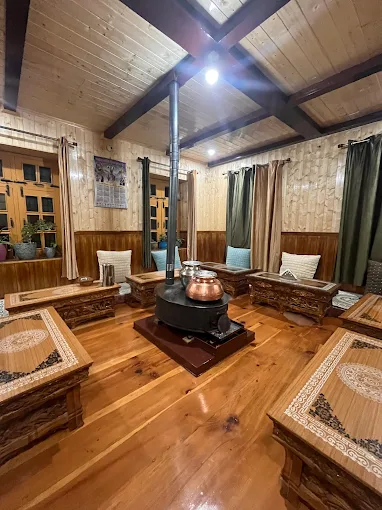 Snowpeak Homestay - Tap to explore photos