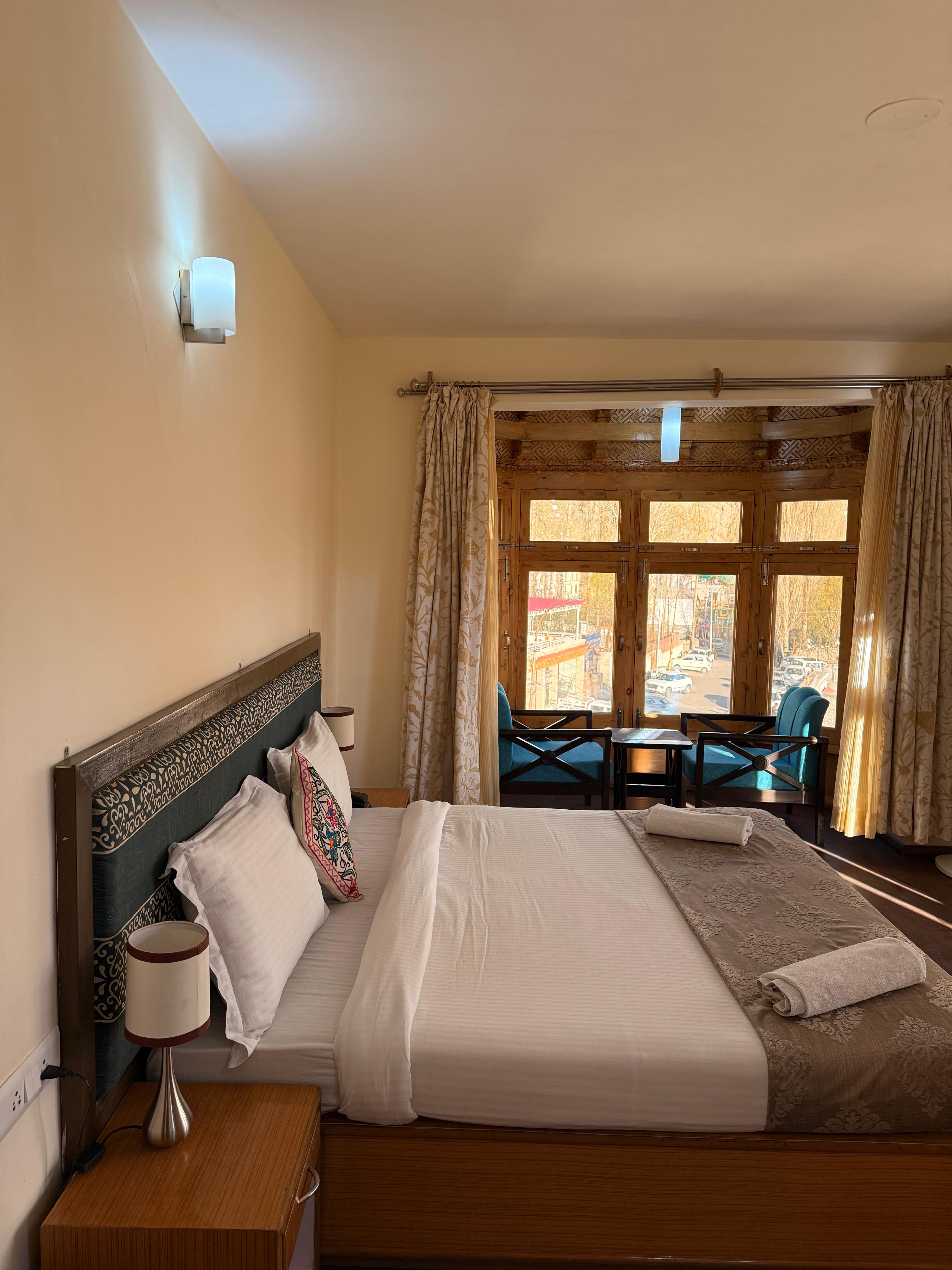 Hotel Glacier View - Tap to explore photos