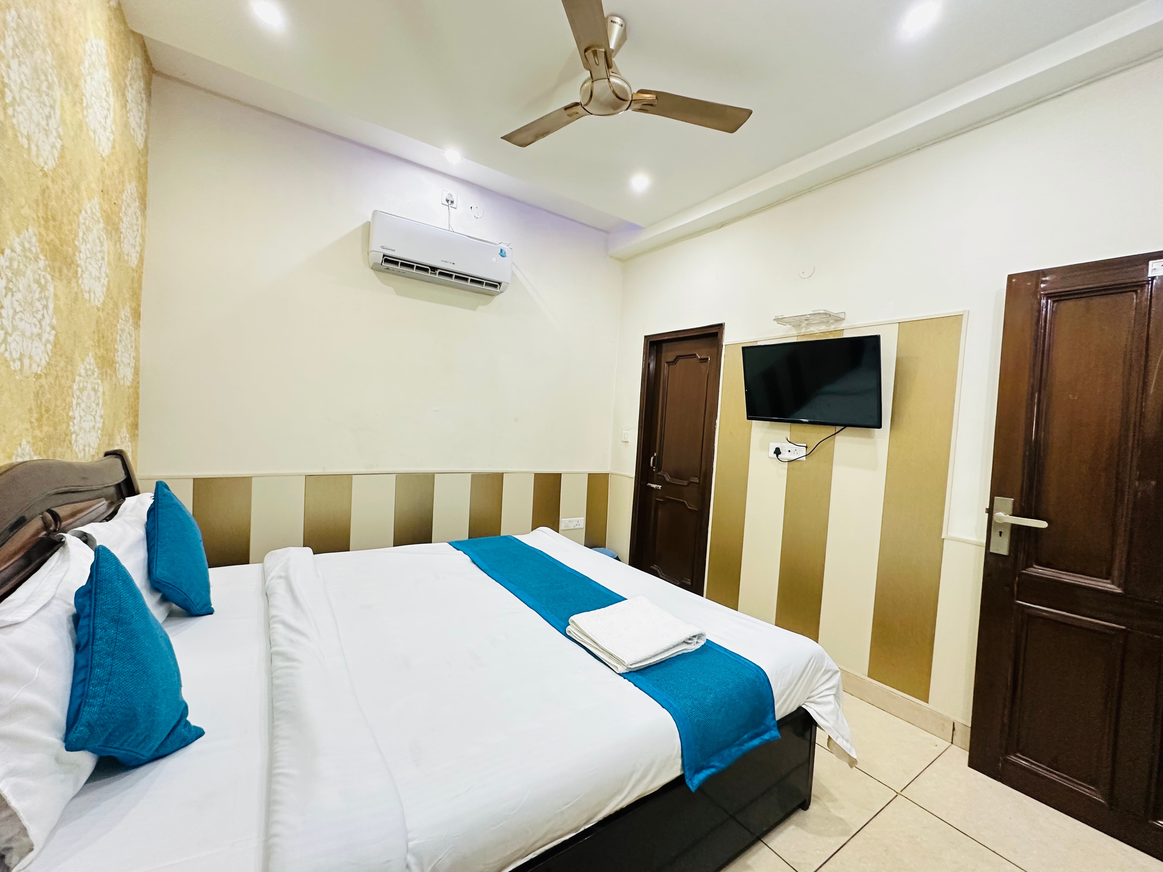 Hotel Vasdeva - Tap to explore photos