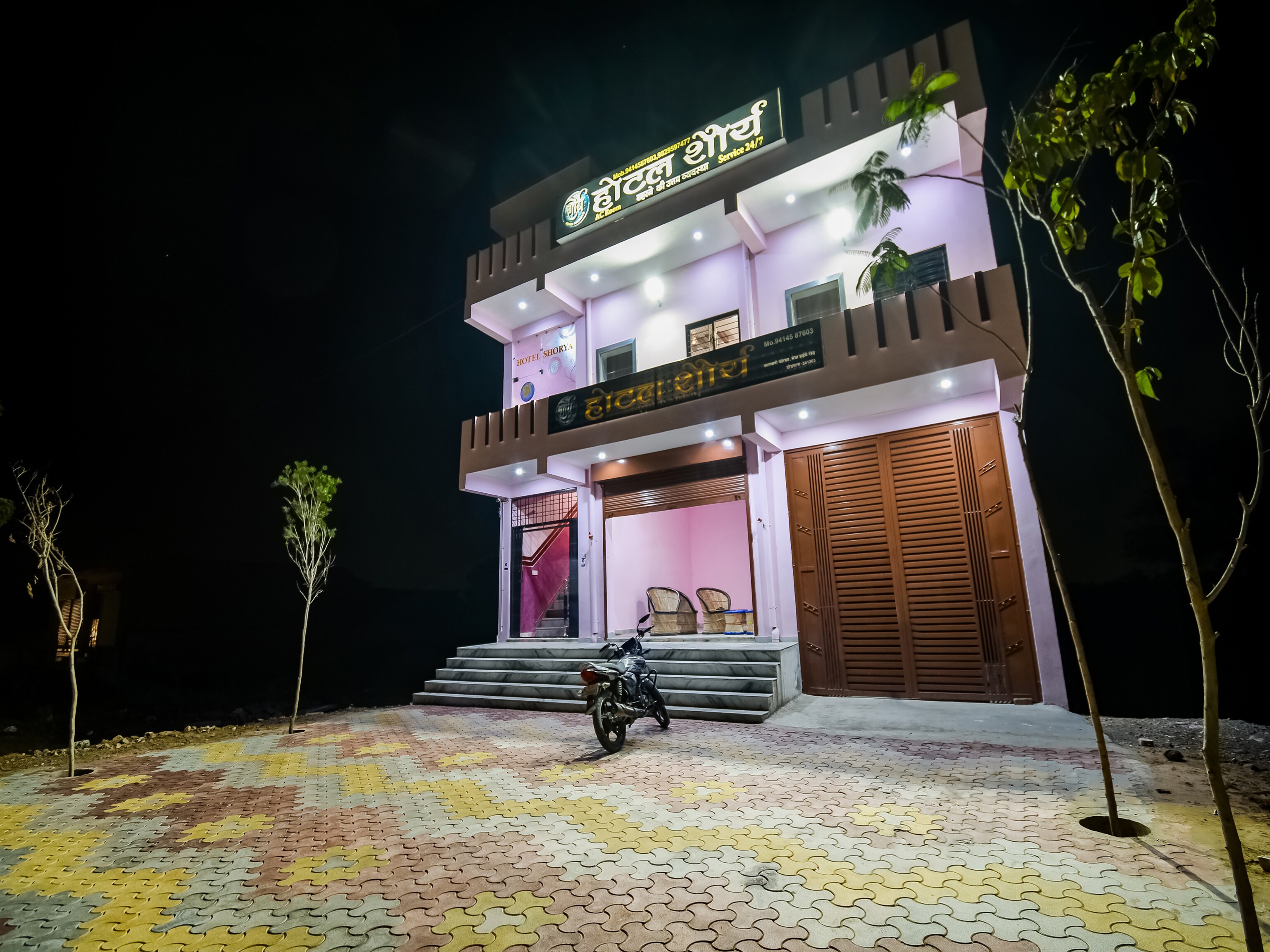 Hotel Shorya - Tap to explore photos