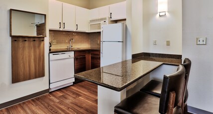 Staybridge Suites ALBUQUERQUE - AIRPORT, an IHG hotel Room Type - 2 Bedroom Suite 1 King 2 Double