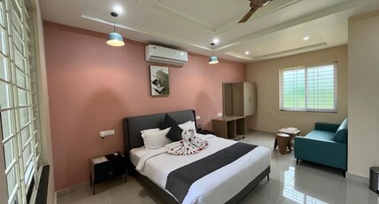 MANA FARMS Room Type - Deluxe King Bed Room with Garden View