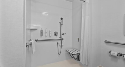 Hampton Inn Cape Girardeau I 55 East Room Type - 1KG MOB HEAR ACC RI-SHW NS