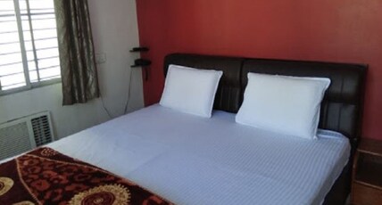 Hotel Sheetal Palace Room Type - AC Deluxe room