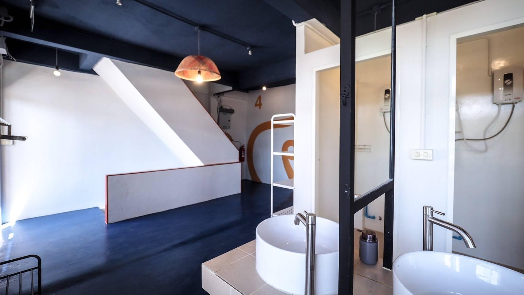 Hoft Hostel Bangkok - Tap to explore photos