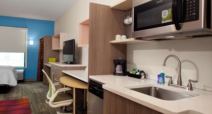 Home2 Suites by Hilton Lake Charles, LA Room Type - 1QN ACC TUB STUDIO NONSMK