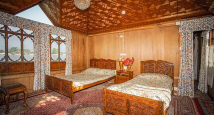 Canada Houseboats Room Type - Deluxe Room with Lake View