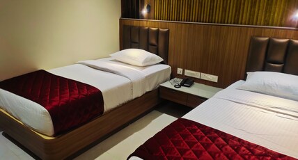 Hotel Royal Stay Room Type - Deluxe Twin Bed Room