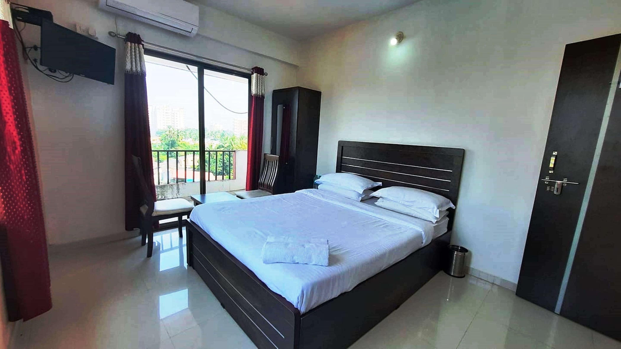 Sea View Homestay - Tap to explore photos