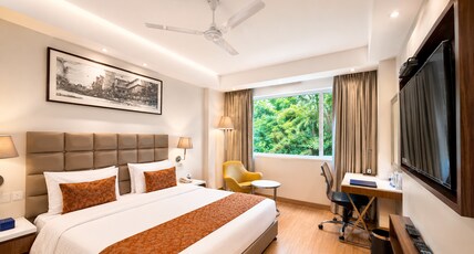 Hotel Aketa Rajpur Road Dehradun Room Type - Premium Room with a View and Working Desk