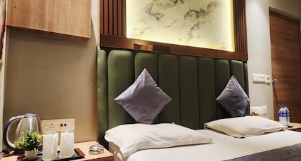 Hotel The Crest Room Type - Super Deluxe AC Room with Free Wifi Hotel The Crest Room Type - Super Deluxe AC Room with Free Wifi