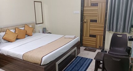 HOTEL SWARN Room Type - DELUXE ROOM
