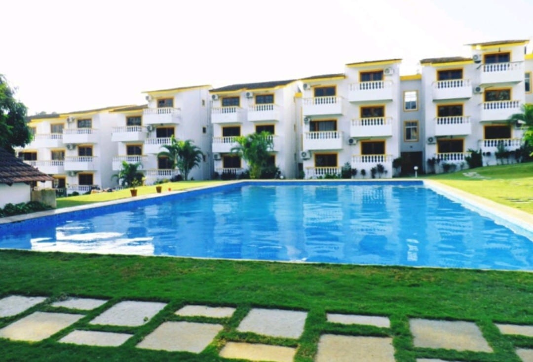 1BHK1-GF-AC | 100mbps-WiFi | WM | BackUp-nr-Candolim - Tap to explore photos
