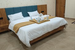 Hari Palace - Near Shree Dwarkadhish Temple