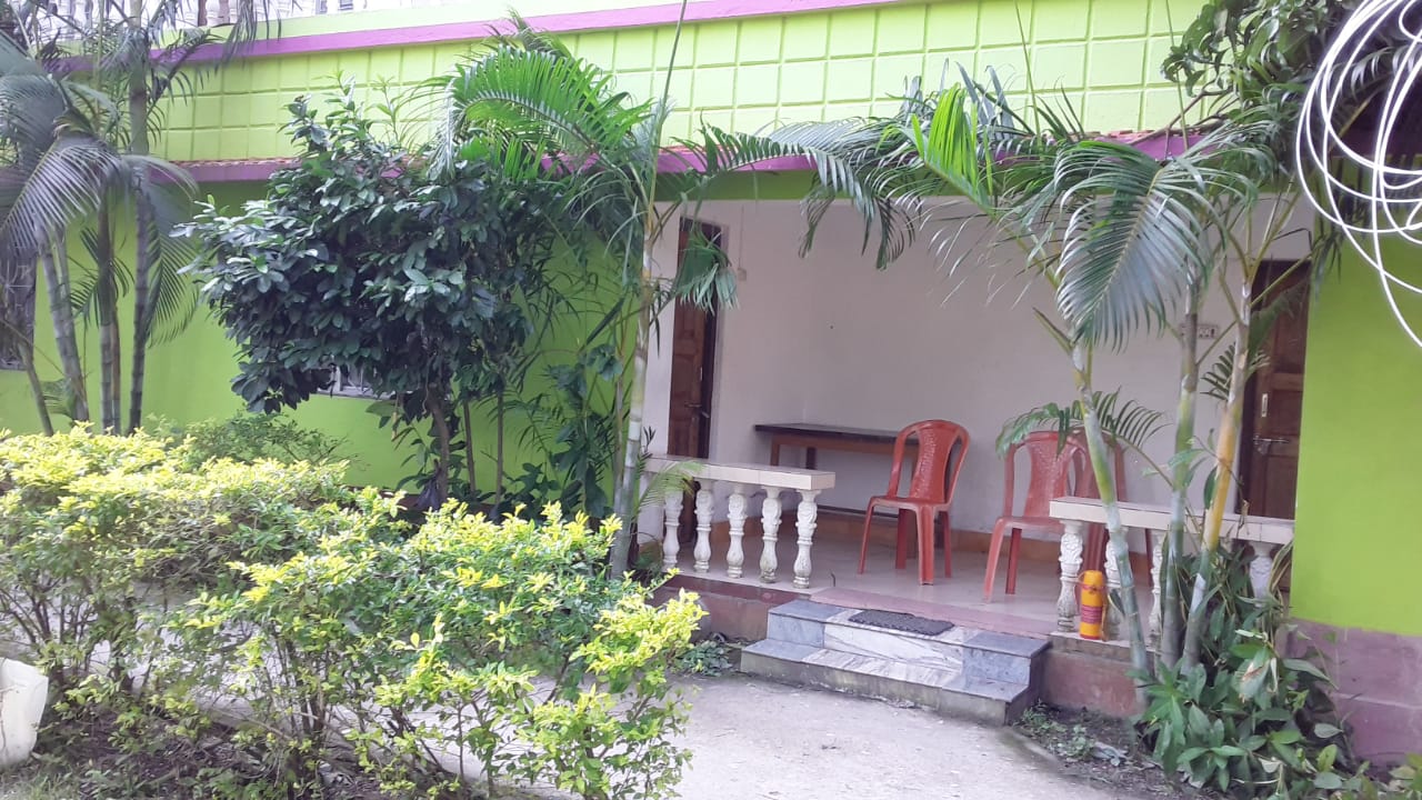 Hotel Dolphin - Tap to explore photos